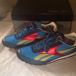 Brand New Women’s Reebok Retro Aztec sneakers